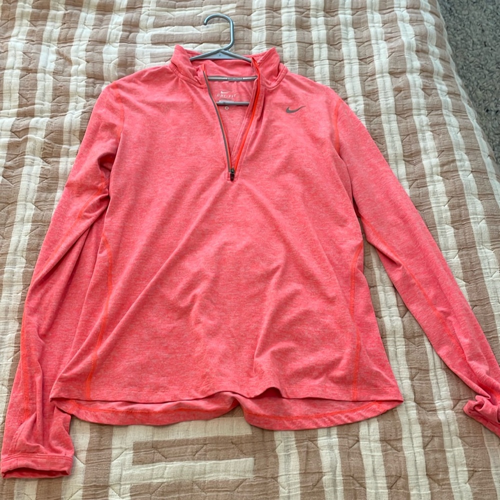 Medium Nike dri-fit pink pullover